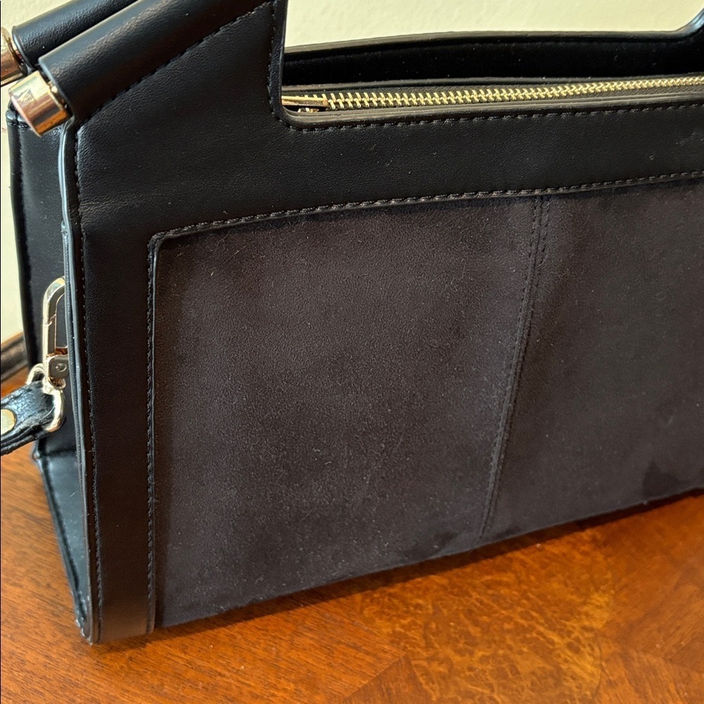 Miztique  satchel  Crossbody bag vegan Suede front panel & trim black/gold tone - Picture 3 of 17